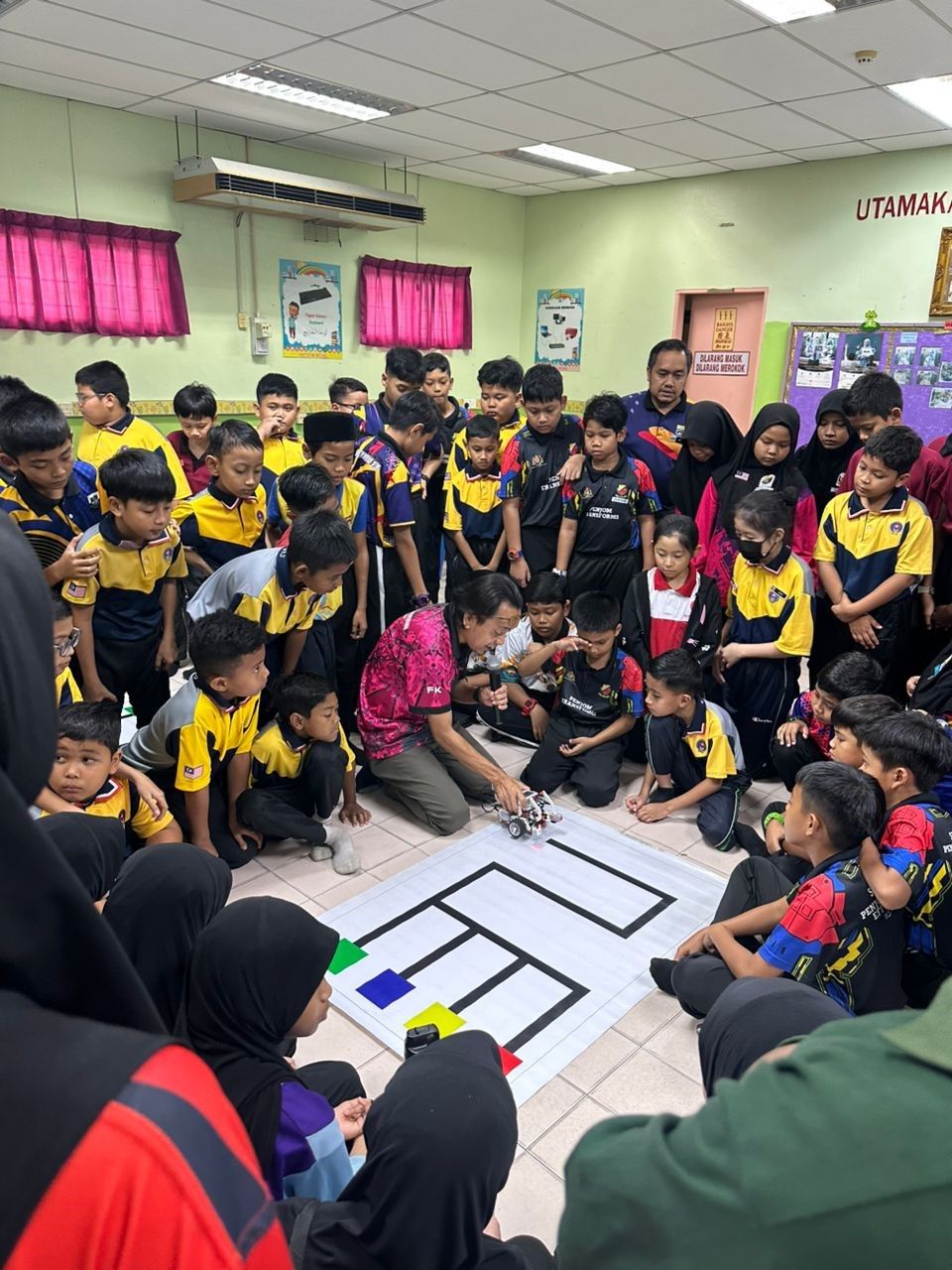 UMPSA anjur program CSR cetus transformasi digital sekolah luar bandar