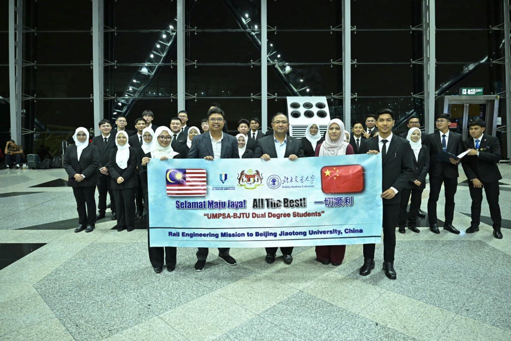 31 pelajar kohort ke-3 Program Ijazah Dual BJTU–UMPSA  diraikan dalam majlis ringkas di KLIA