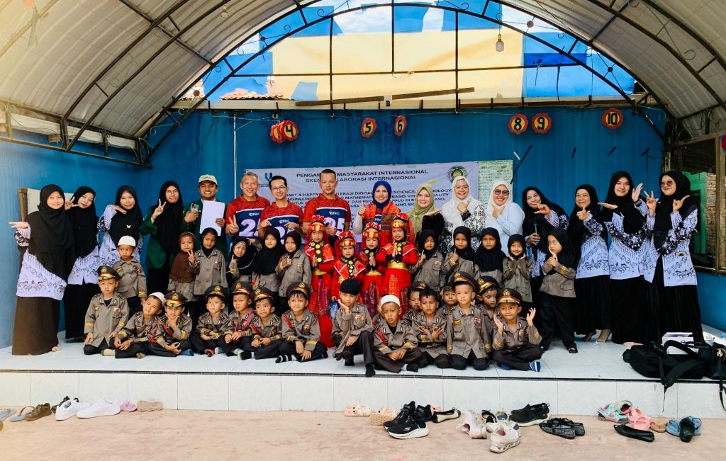 UMPSA jayakan Program Khidmat Masyarakat Antarabangsa melalui AR dan VR di Tadika Islam Mutiara Amaliyah Medan