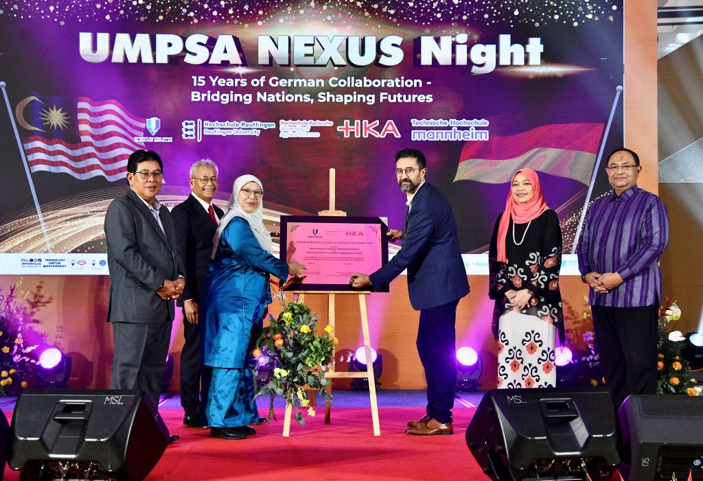 UMPSA raikan 15 tahun jalinan kerjasama dengan HKA perkasa pengantarabangsaan