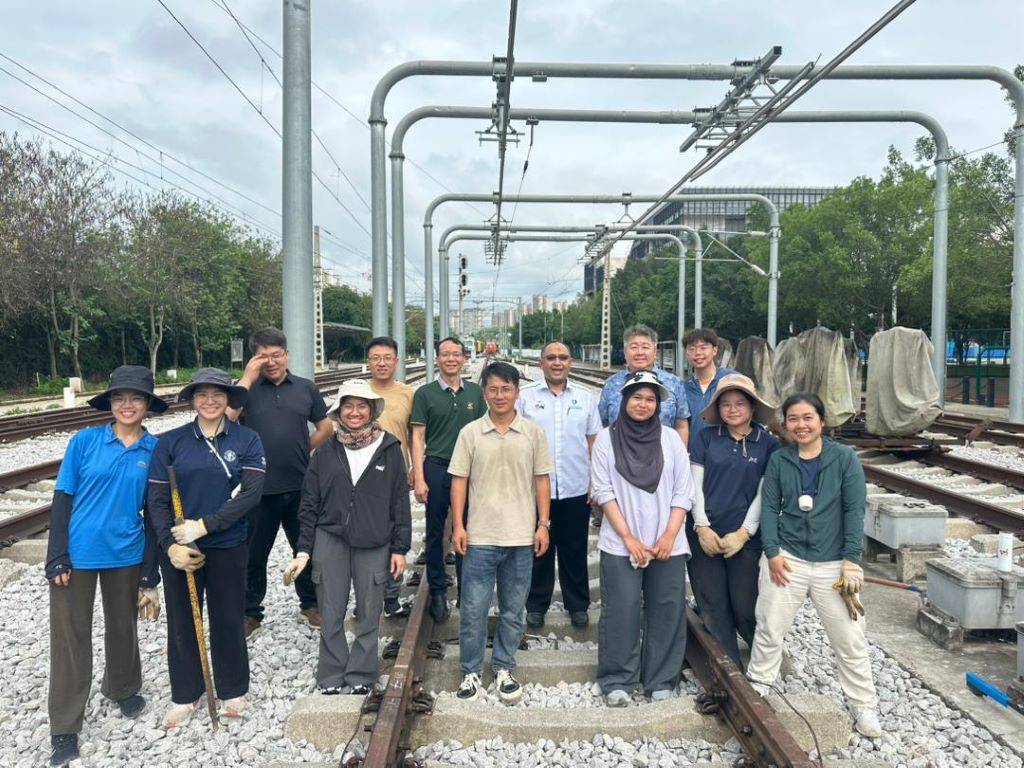 UMPSA engages with UMPSA-BJTU dual degree students undergoing industrial training at Liuzhou Railway Technical and Vocational College, China
