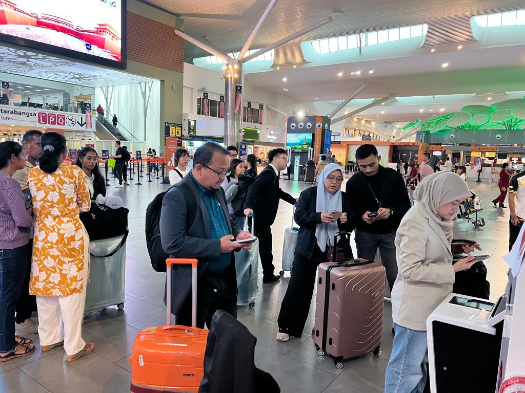 Universiti Malaysia Pahang Al-Sultan Abdullah (UMPSA) has sent 12 students to Kazakhstan to continue their studies under its Dual Degree Programme with Kazakh National Agrarian Research University (KazNARU).  The students, who are pursuing the Bachelor of Applied Science in Industrial Biotechnology with Honours, will spend one academic year at KazNARU as part of the programme.  A send-off ceremony was held on 22 September 2026 and attended by Deputy Vice-Chancellor (Academic and International), Professor Ts