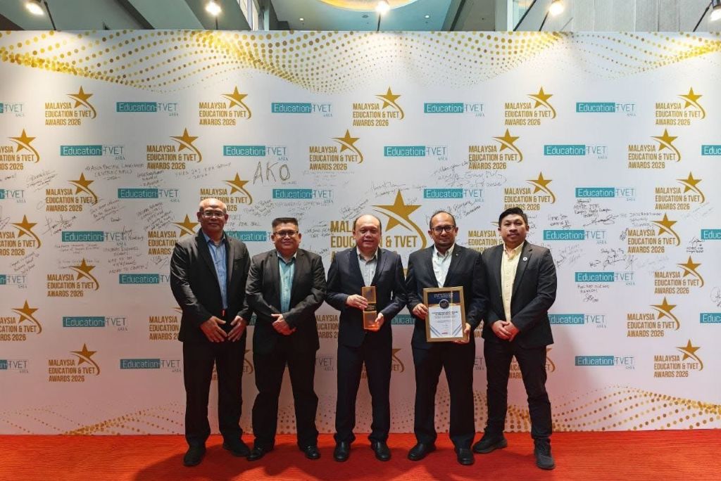 UMPSA terima TVET Industry Collaboration & Research Award 2026