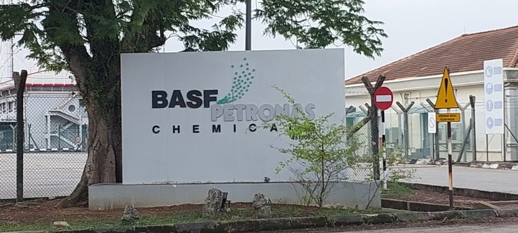 UMPSA teroka amalan terbaik industri dalam Pengurusan Keselamatan dan Kesihatan Pekerjaan di BASF Petronas Chemicals Sdn. Bhd.
