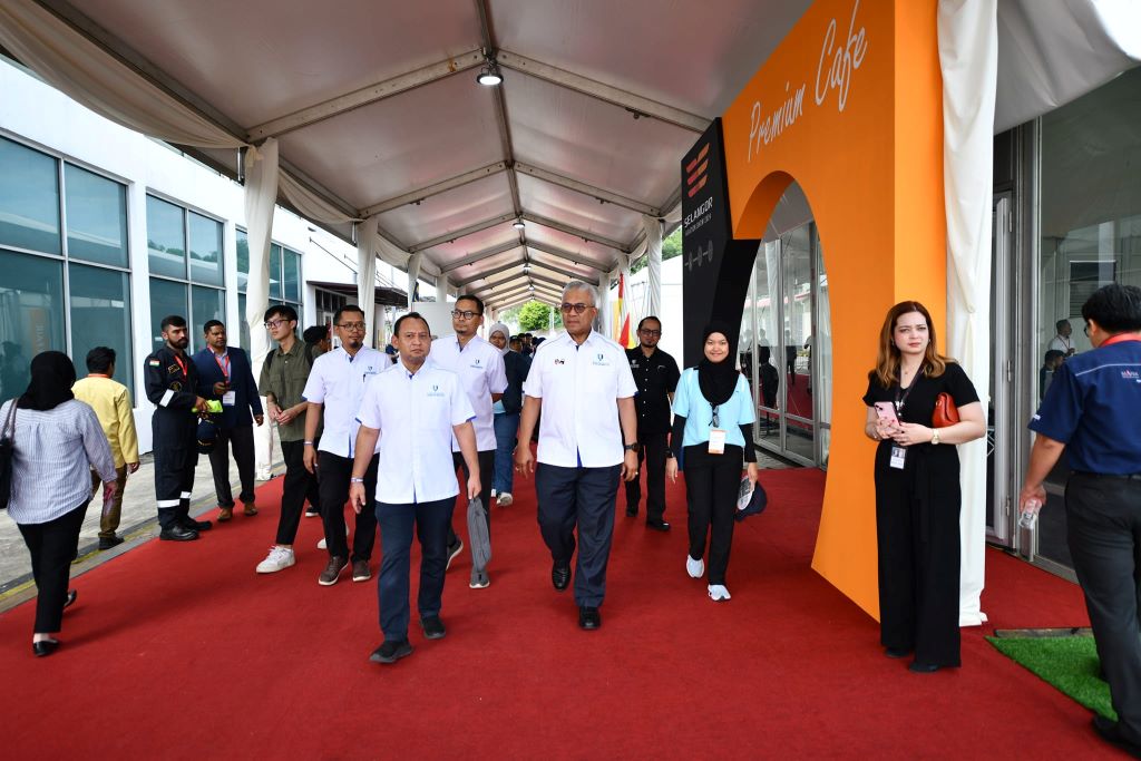 UMPSA terokai bidang Penerbangan bersama Delta Aerospace Sdn. Bhd.