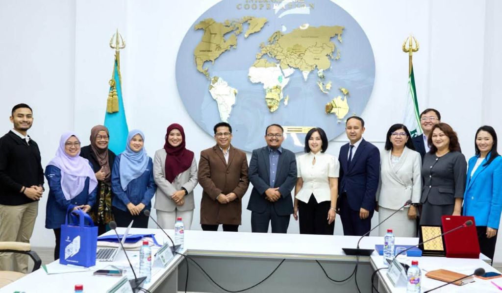 UMPSA, Yayasan Perak dan Yayasan Sabah perkukuh kerjasama akademik di Kazakhstan
