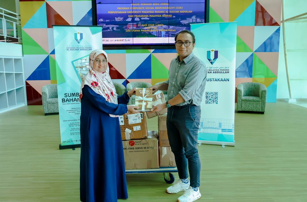 Jaringan kerjasama Perpustakaan UMPSA sumbang bahan hadiah kepada Perpustakaan Prasarana Berhad.