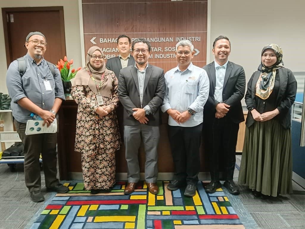  UMPSA bentang hasil awal Geran Penarafan berasaskan Nilai Islam di MITI