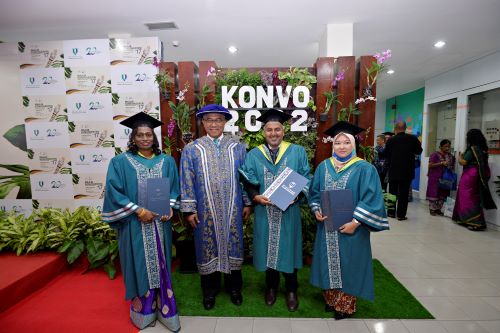 Wartawan NST terima ijazah sarjana UMP