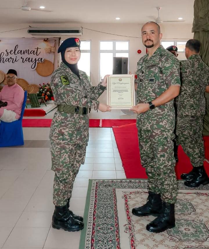 Nurul Ain harumkan nama UMPSA, rangkul Anugerah Kecemerlangan Kursus Askar Wataniah