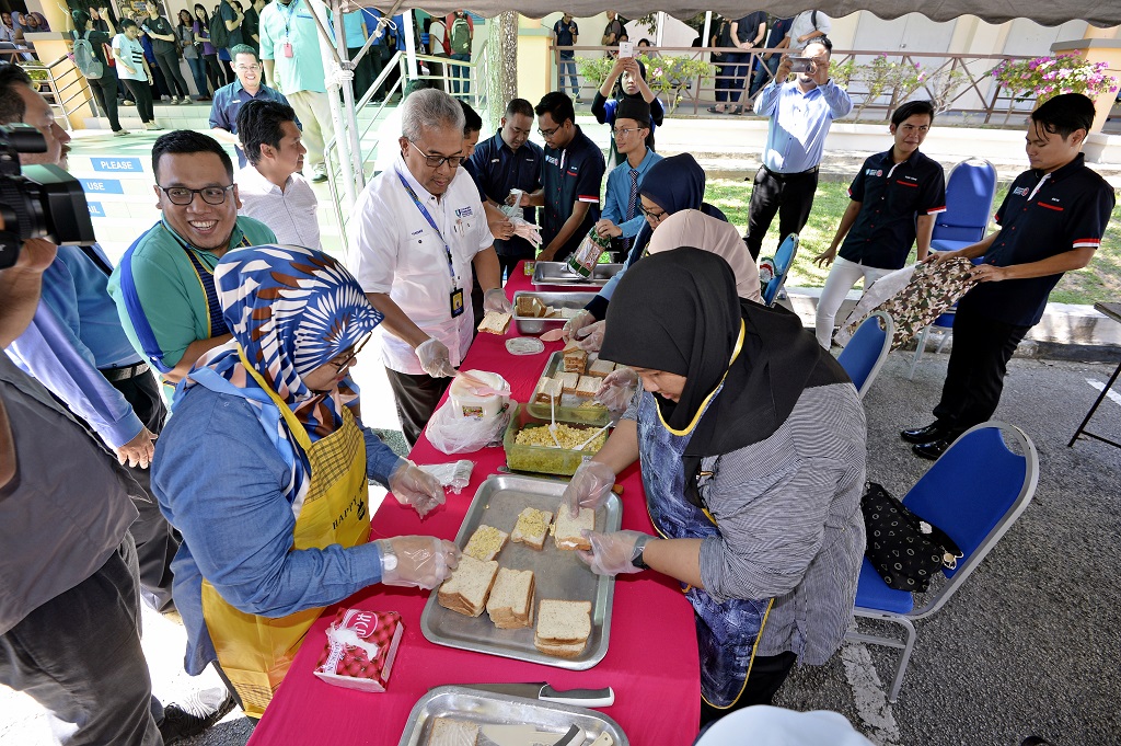 700 mahasiswa UMP terima makanan sihat secara percuma