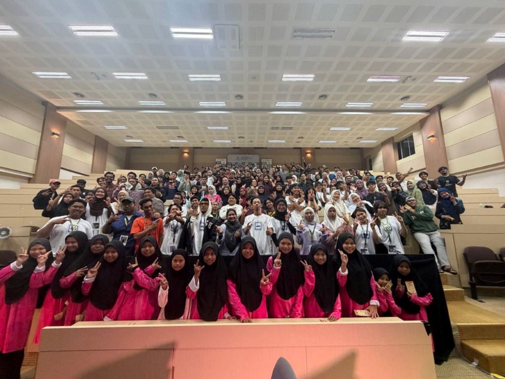Teater UMPSA ‘hentian sebelah' tambat hati penonton