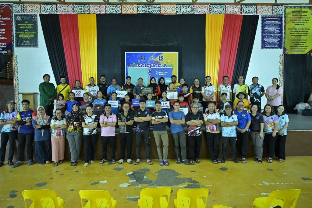 Program Kembara Prihatin UMPSA@Bumi Kenyalang santuni pelajar sekolah sekitar Belaga