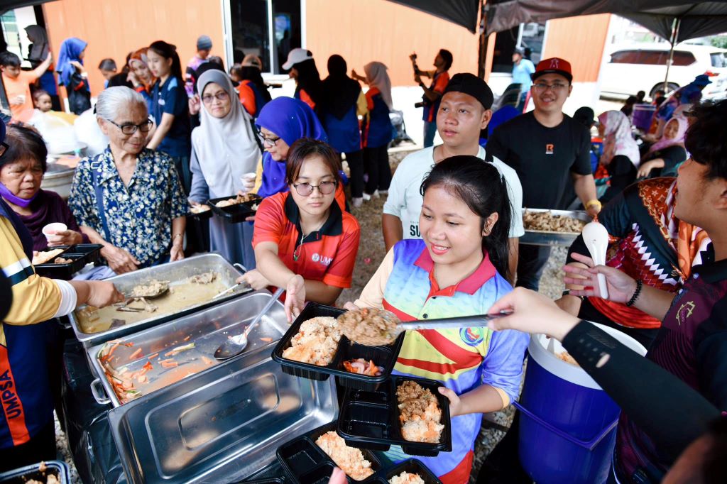 Pengurusan UMPSA turun padang dalam Program Ziarah dan Komuniti di Kampung Kiwatu