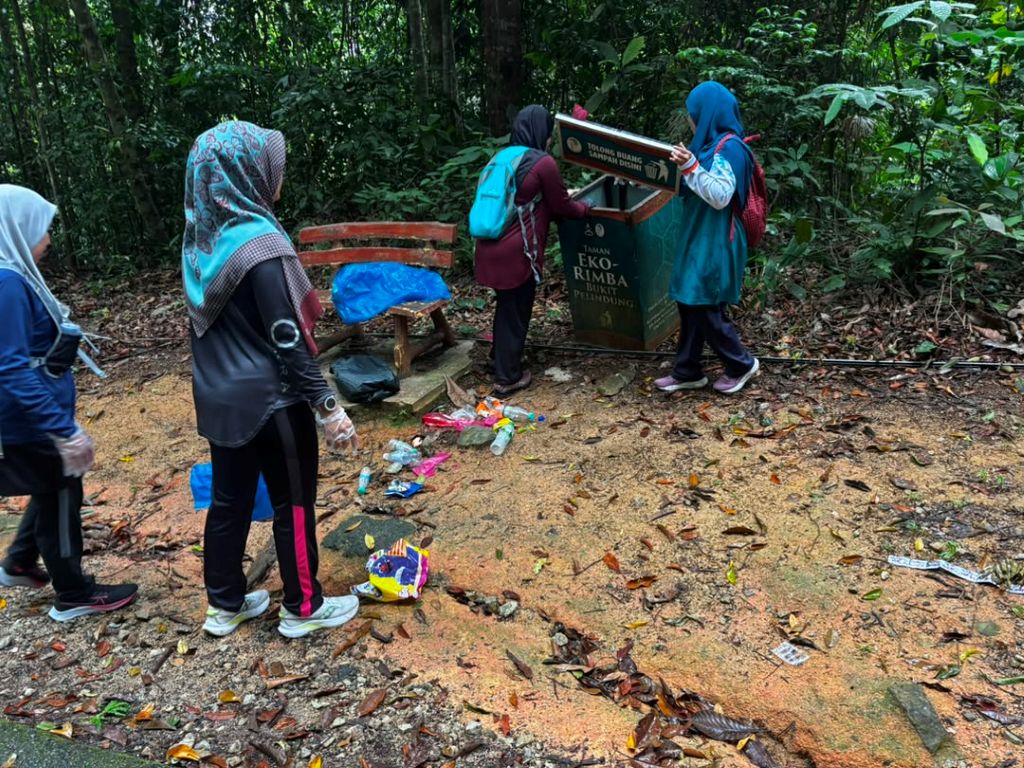 UMPSA dan HAMOC jayakan misi Plogging Bukit Pelindung, perkasa kelestarian alam sekitar