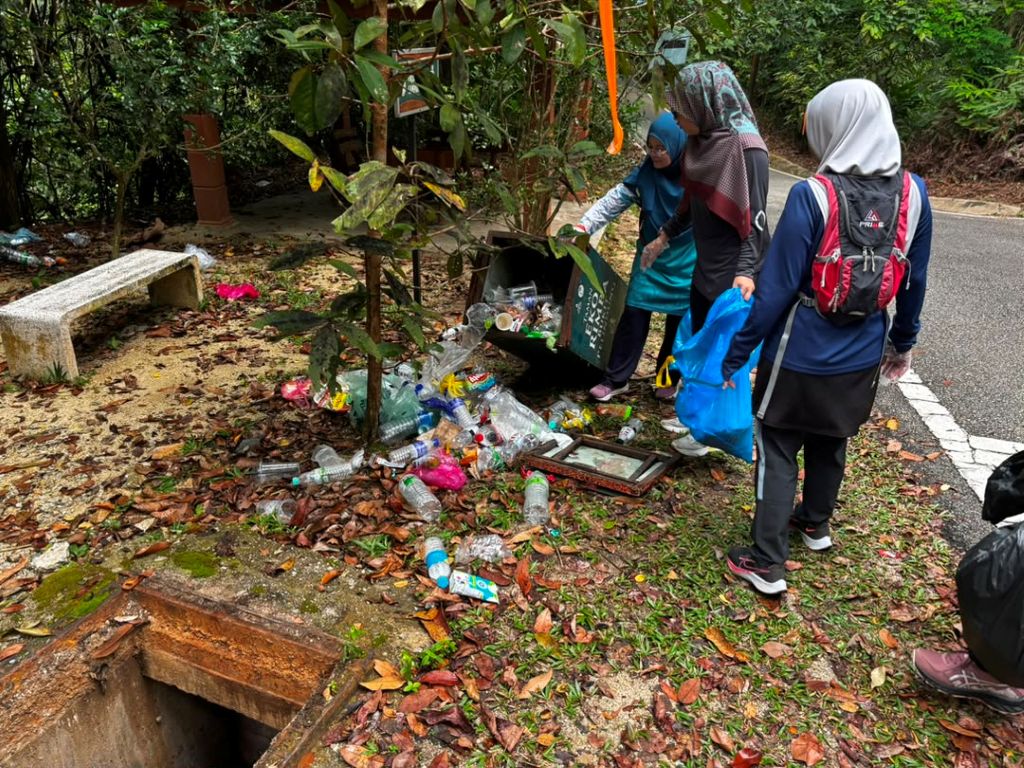 UMPSA dan HAMOC jayakan misi Plogging Bukit Pelindung, perkasa kelestarian alam sekitar