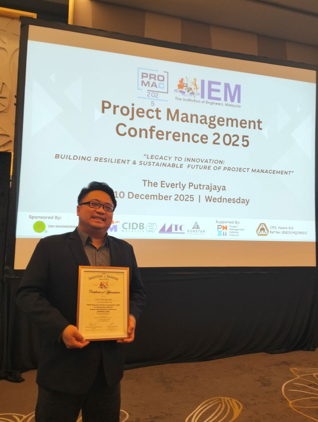 Profesor Madya Ts. Dr. Lee Chia Kuang raih 2 anugerah di PROMAC 2025