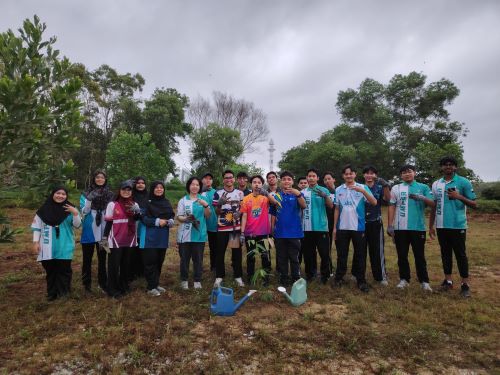 100 Pokok Hutan Ditanam di Rimba Komuniti UMPSA Pekan