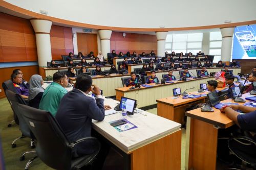 80 pelajar SMK Jengka 6 lawat UMP