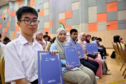 230 pelajar baharu terima Insentif Pendidikan dan Kecemerlangan Yayasan UMPSA