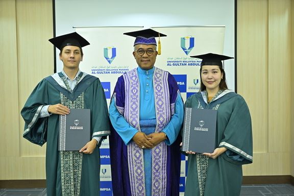 3 graduan perintis program ijazah dual UMPSA dan Kazakh National Agrarian Research University (KazNARU) bergraduasi