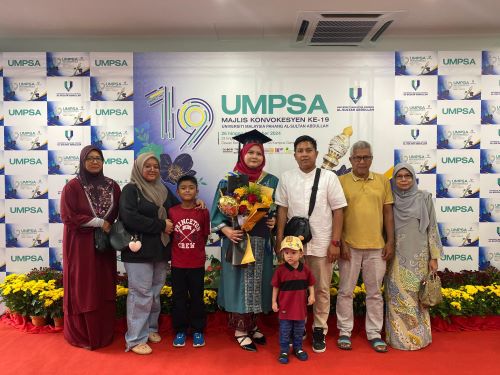 5 graduan UMPSA anak Pahang penerima Hadiah Kecemerlangan Yayasan Pahang