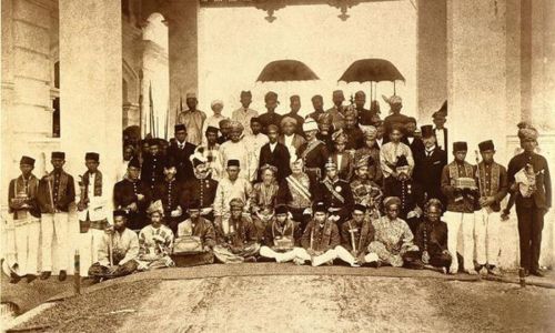 Pegawai British dan Sultan  Ehsan