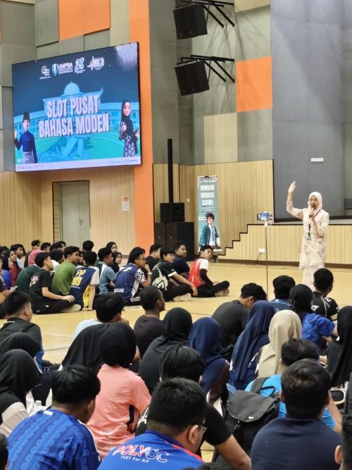 UMPSA welcomes new students with an overview of language courses