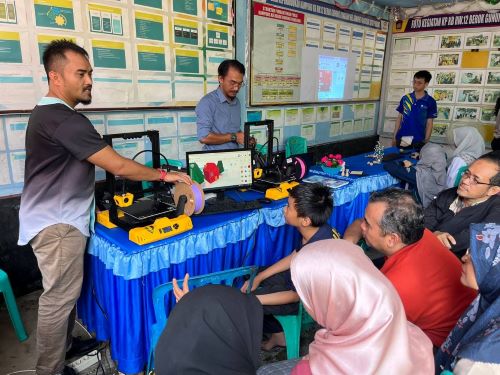   FTKPM kongsi kepakaran bersama pelajar Universitas Putra Indonesia YPTK