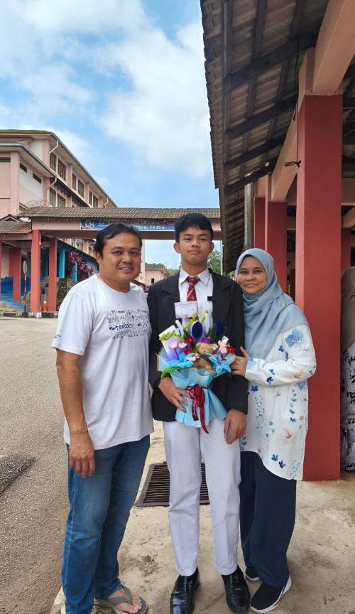 MATAHARI santuni ahli dan iktiraf kecemerlangan anak-anak warga UMPSA