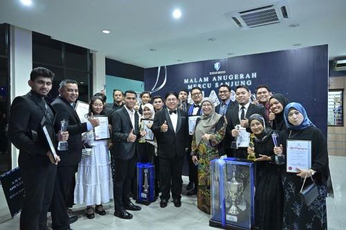 UMPSA rai kecemerlangan pelajar dalam Malam Anugerah Mercu Sanjung 2024