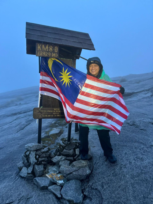 Menawan Awan, Menjulang Jalur Gemilang: Wira UMPSA takluk Kinabalu