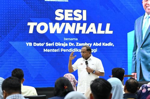 Menteri Pendidikan Tinggi santuni lebih 500 pemimpin muda IPT Zon Timur di UMPSA