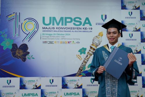 Muhammad Shafiq anak mekanik berjaya raih Anugerah Pro-Canselor dan laluan pantas PhD UMPSA