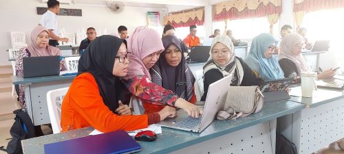 Program Community Outreach di 3 daerah Pahang perkasakan pendidikan berasaskan teknologi dengan komuniti