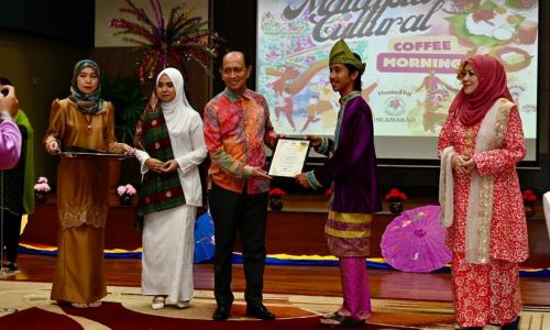 Pelajar UMPSA memartabatkan seni tari tradisional Melayu di Islamabad, Pakistan