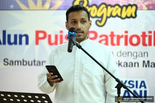 Pelajar antarabangsa UMPSA semarakkan Bulan Kemerdekaan Malaysia dengan alunan puisi