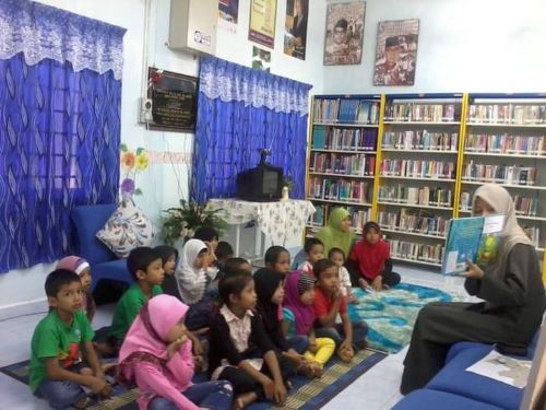 Pendedahan mengenai literasi kepada kanak-kanak sekecil setahun sehingga 12 tahun dalam aktiviti membaca buku cerita yang disampaikan oleh Guru Pendidikan Awal Kanak-kanak