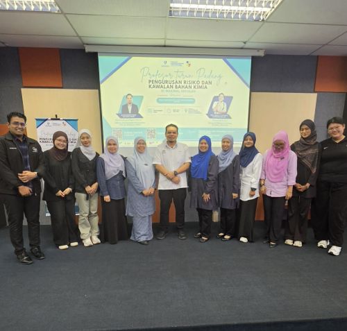 Program Profesor Turun Padang perkasa pengurusan risiko dan kawalan bahan kimia di Makmal Sekolah