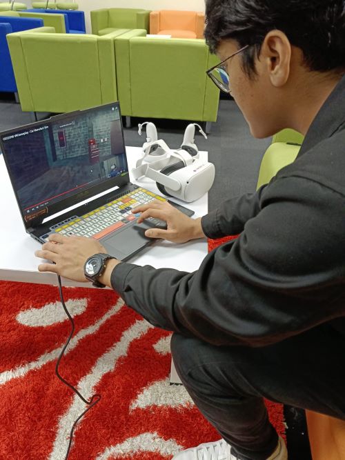 Virtual Reality Project ‘Car Manufact Simulator’ grabs visitors’ attention