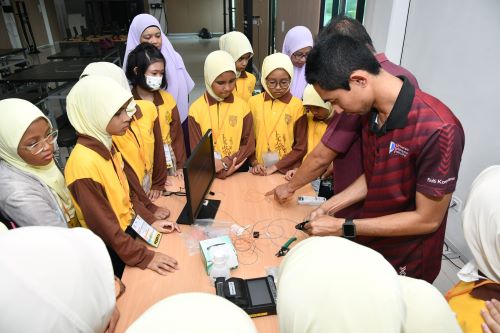 Robotic Bootcamp 2023 tarik minat pelajar eksplorasi bidang STEM