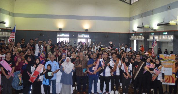 Semangat Sarong, Semangat Merdeka meriahkan komuniti Bukit Naga