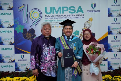 Muhammad Sofwan wins UMPSA Chancellor’s Award