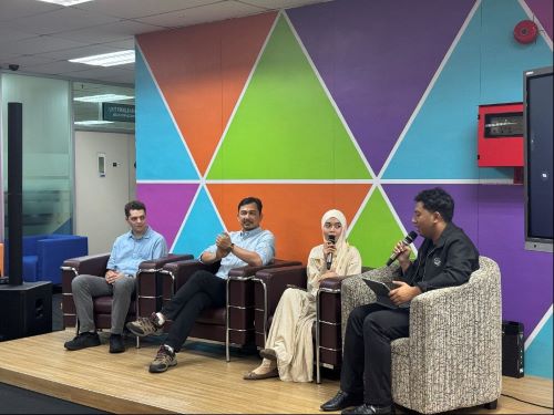 Study Local, Think and Act International: CACM Roadshow challenges students to rethink global readiness