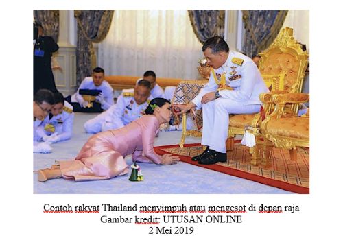 Contoh rakyat Thailand menyimpuh atau mengesot di depan raja Gambar kredit: UTUSAN ONLINE 2 Mei 2019