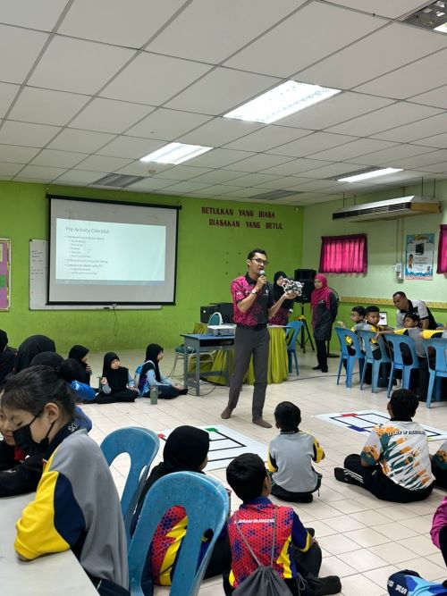 UMPSA anjur program CSR cetus transformasi digital sekolah luar bandar