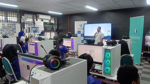 UMPSA beri latihan Asas Reka Bentuk Digital kepada pelajar SMK Kuala Krau sempena Kembara TVET