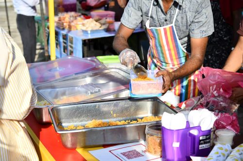 UMPSA distributes free food containers to make the Sustainability Initiative Campaign a success