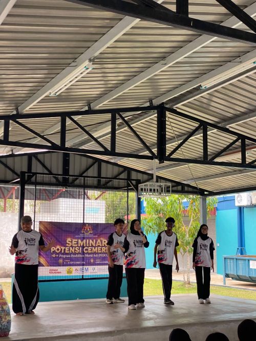 UMPSA santuni murid orang asli dalam segmen Fun Dance menerusi program Aspirasi SPM dan Kerjaya Peduli 2026