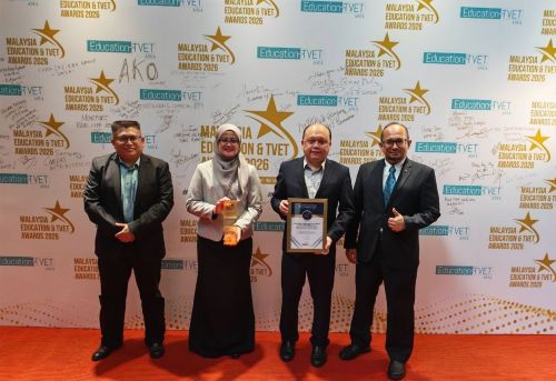 UMPSA terima TVET Industry Collaboration & Research Award 2026